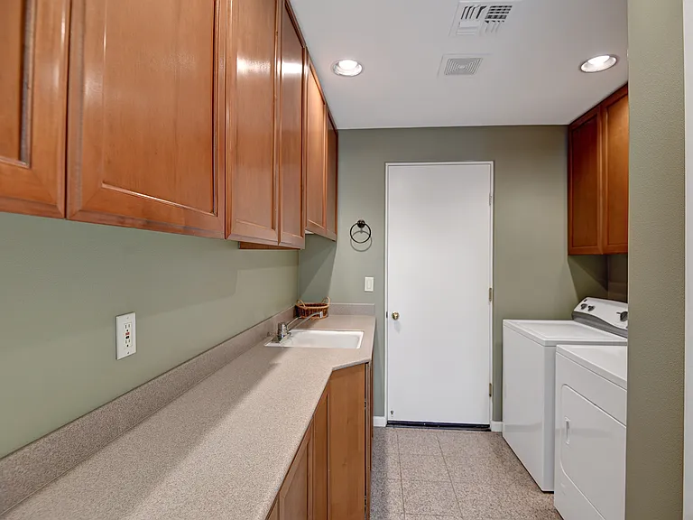 383 Desert Holly Dr — Photo 28