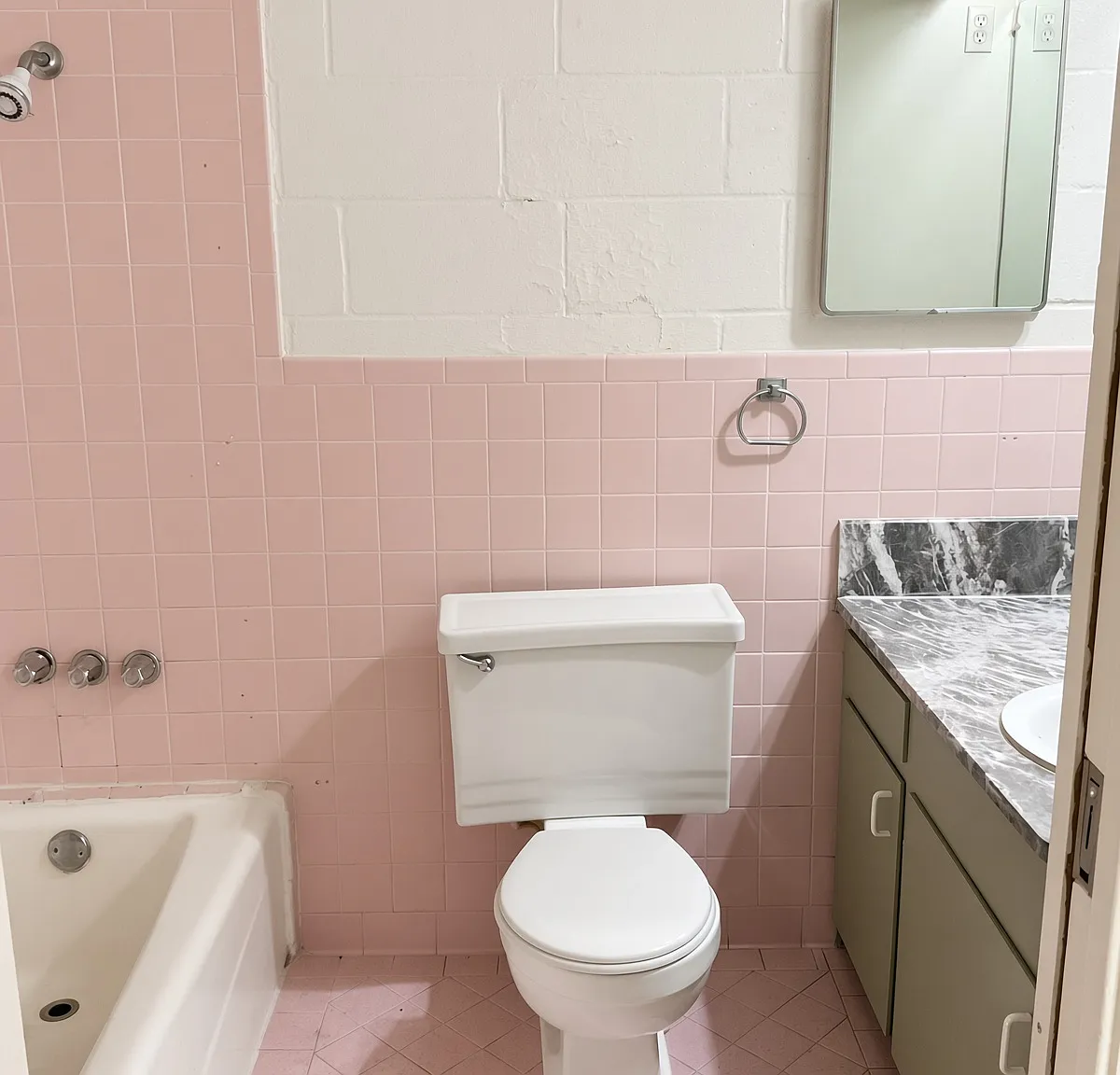 1402 Clark Blvd — Photo 2