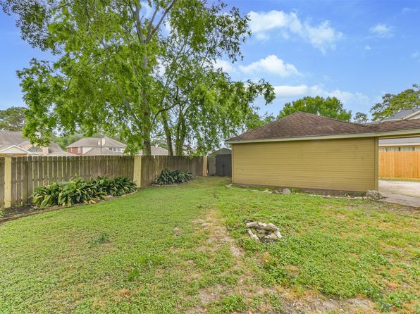 11523 Corola Trail Dr, Houston, TX 77066