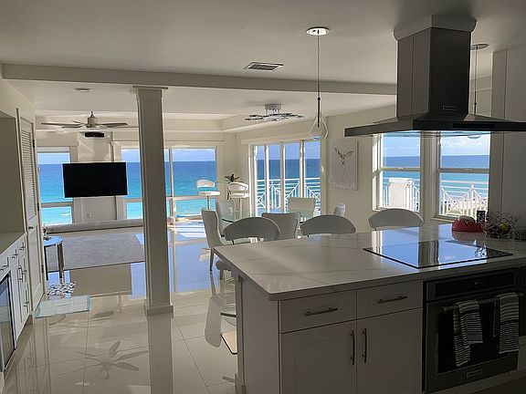 3rd image of 36 S Ocean Blvd Ph 1