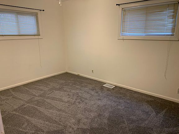 5th image of 3222 Wellingmoor Ave