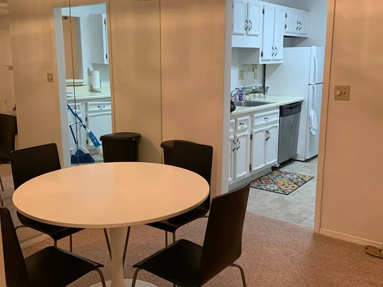 905 Augusta Dr — Photo 1