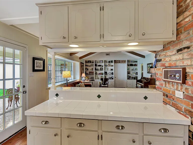 18623 Prince William Ln — Photo 13