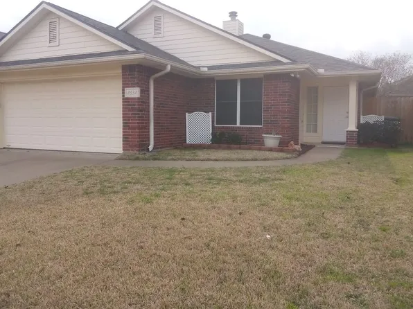 2632 Lochinvar Ln, Bryan, TX 77802
