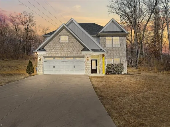 605 Hazelwood St, Asheboro, NC 27205