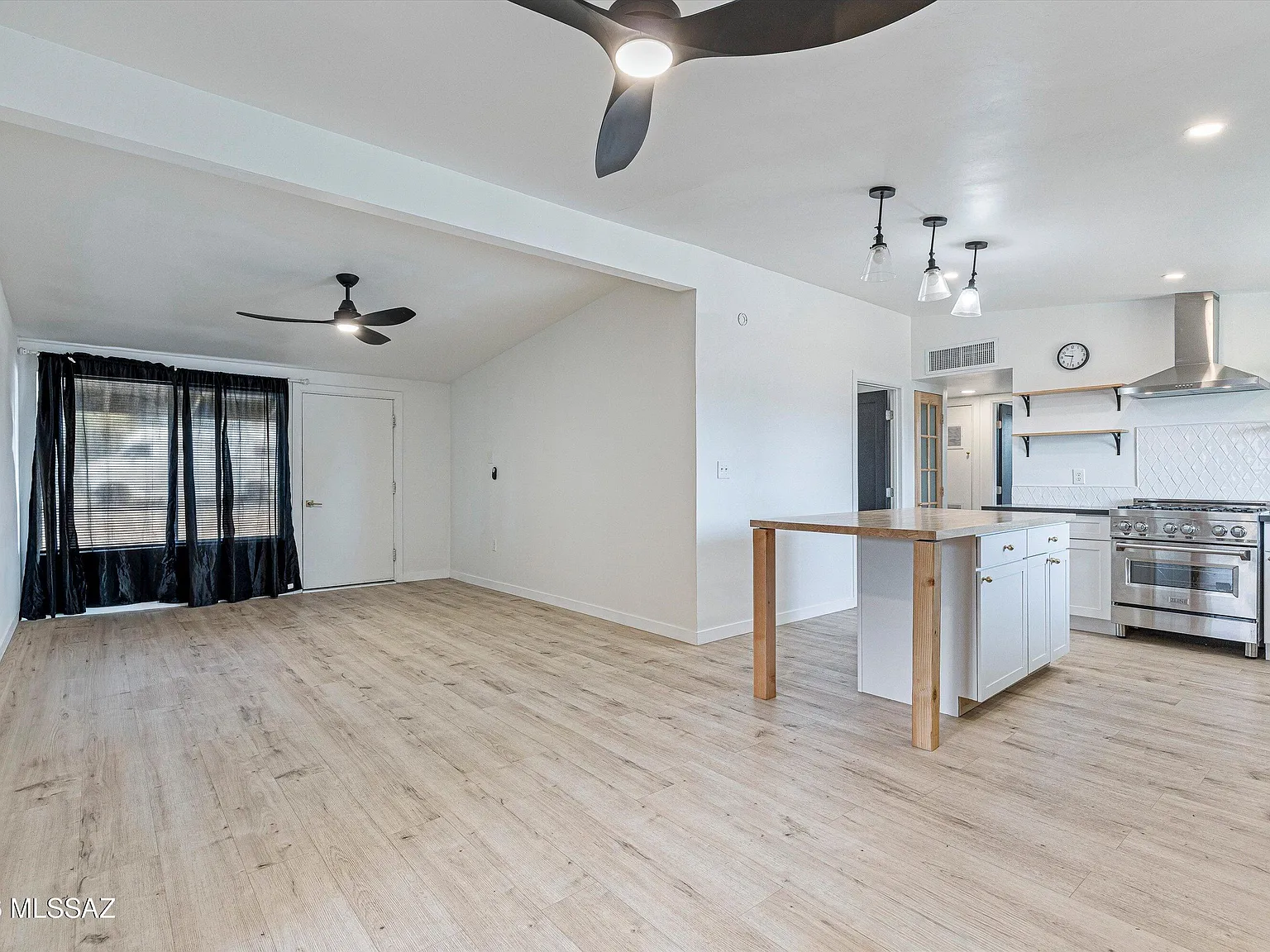 3 bed, 1.0 bath, 1053 sqft, $1,250 — Photo 3
