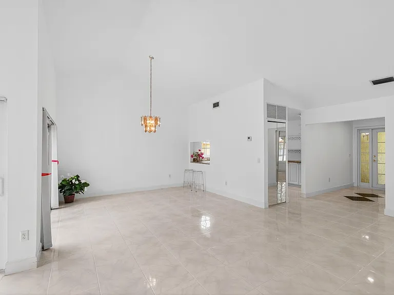 6105 Via Laguna Ln — Photo 19