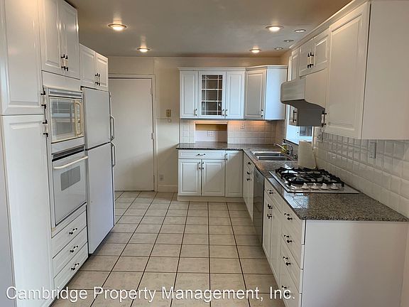 2nd image of 726 14th Ave