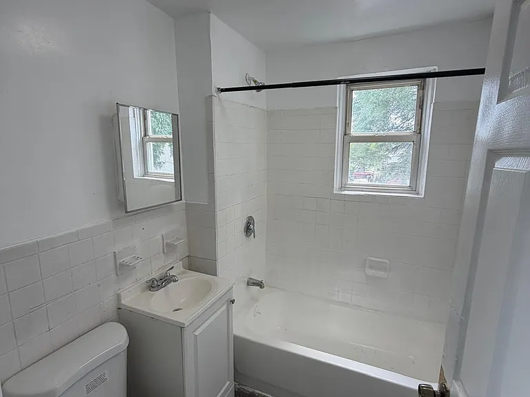 231 3rd St #2 — Photo 3