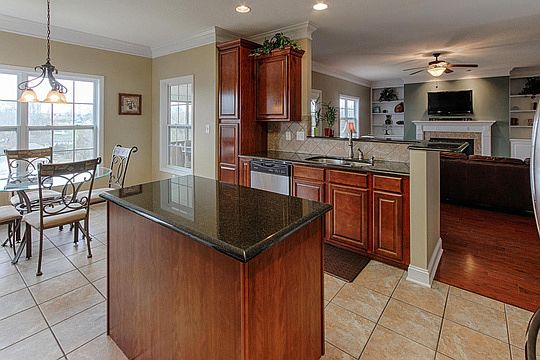 4th image of 8441 Shoregate Ln