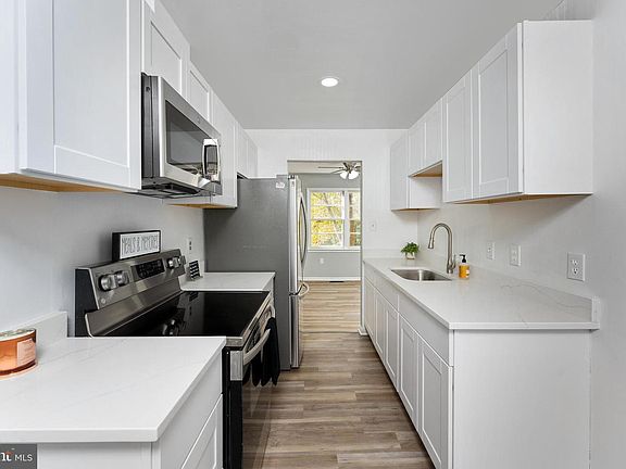 4th image of 12346 Woodlawn Ct