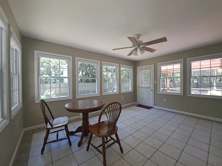 11 Roberts Rd — Photo 10