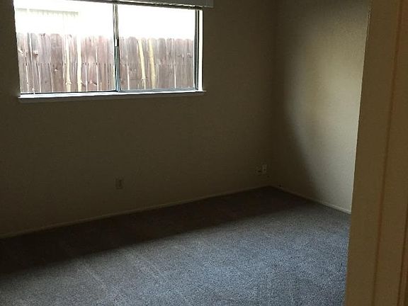 4th image of 1729 Avondale Ave