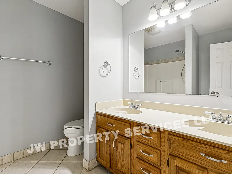3228 Lake Trail Dr — Photo 6