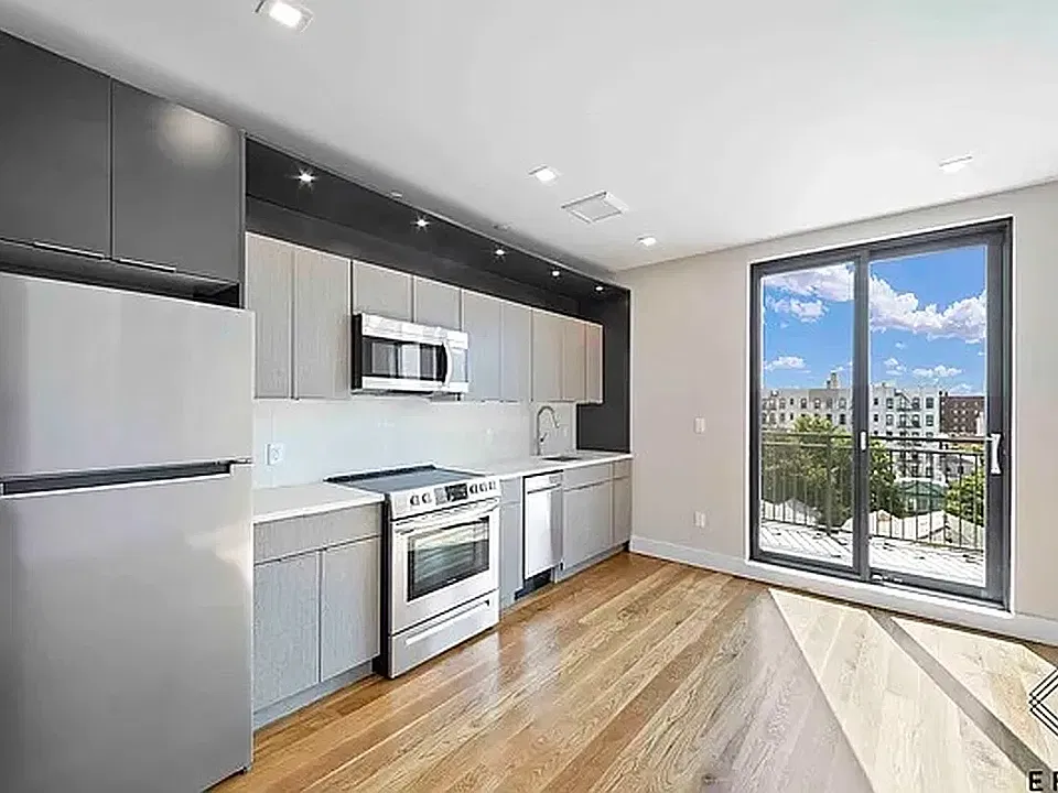 948 New York Ave #6L
