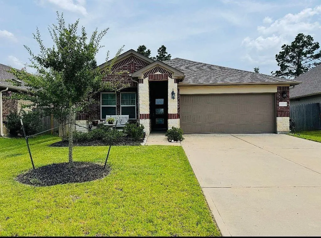 3 bed, 2.0 bath, 1724 sqft, $2,490 — Photo 1