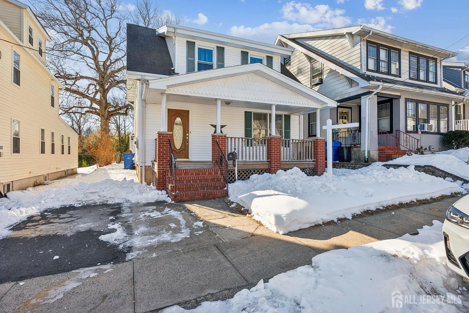 22 Roosevelt St photo 1