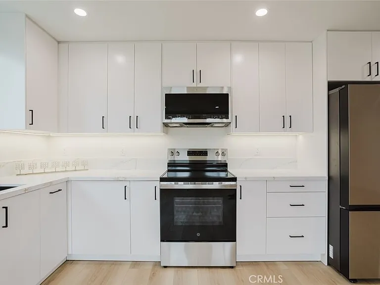8915 Wakefield Ave — Photo 8
