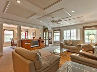 186 Mayfield Dr, Trumbull, CT 06611