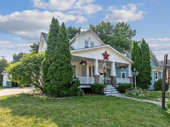 233 S Francis St, Brillion, WI 54110