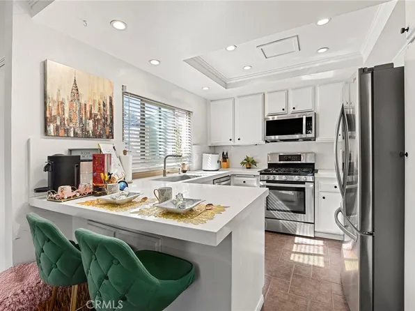 7851 Southlake Dr Unit 5, Huntington Beach, CA 92647