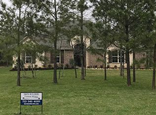 355 Royal Navigator Rd, Montgomery, TX 77316