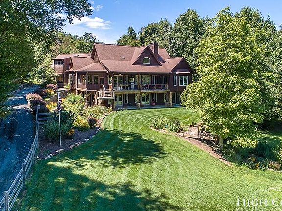 3rd image of 199 Bluff Hollow Dr