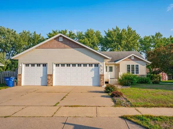 8 Joseph Ct, Saint Cloud, MN 56303
