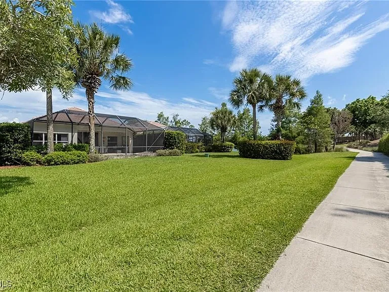 10074 Oakhurst Way — Photo 24