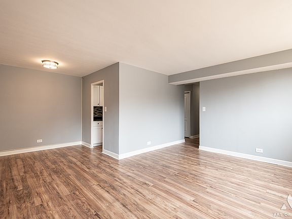 4th image of 3950 N Lake Shore Dr APT 327