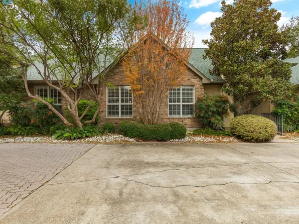 5870 Shady Glen Cir, Benbrook, TX 76132