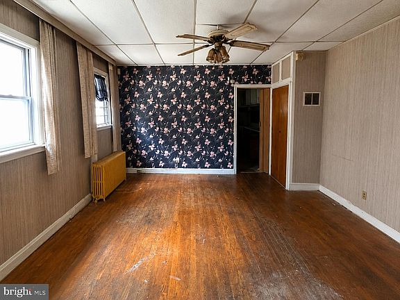 4th image of 1412 Dukeland St