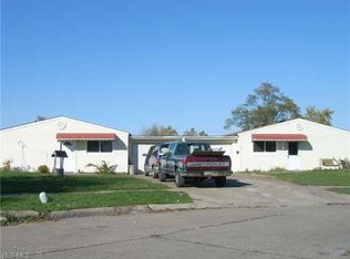 1557 E 33rd Ct, Lorain, OH 44055