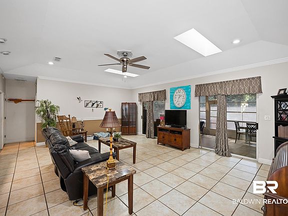 5th image of 2674 Pine Ridge Dr