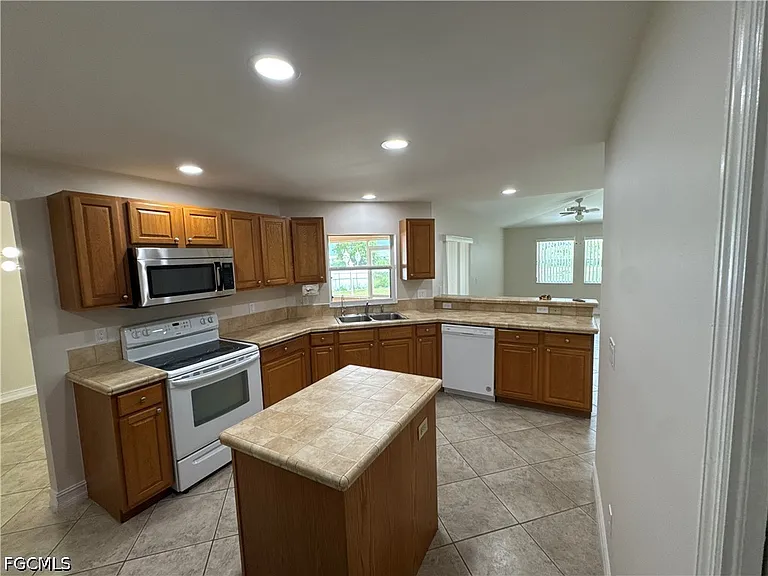 4914 7th St W — Photo 26