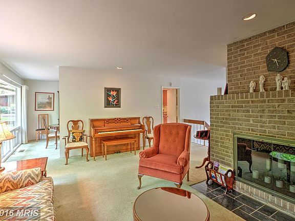 5th image of 4213 Elizabeth Ln