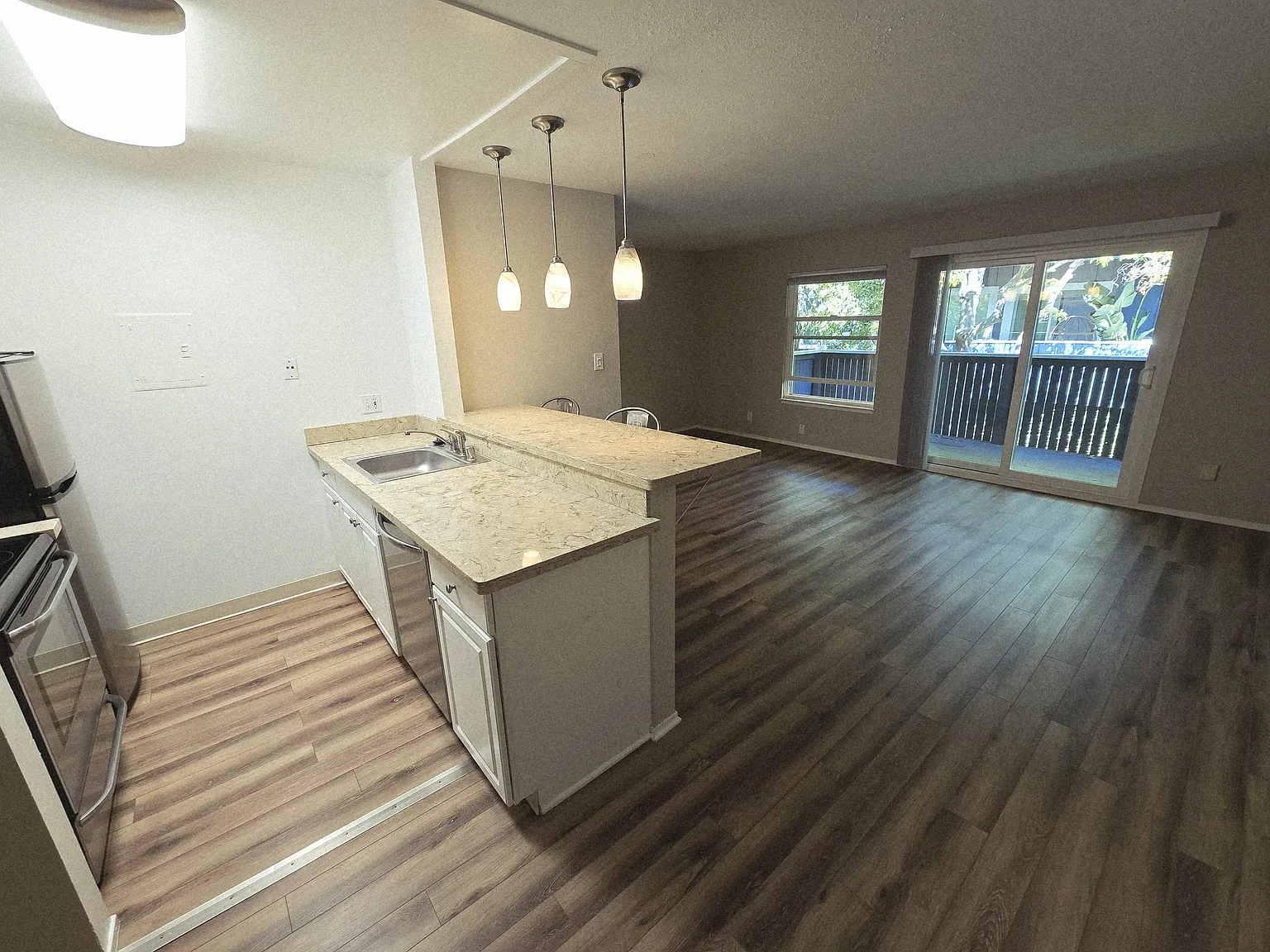 Studio, 450 sqft, $2,275 — Photo 2