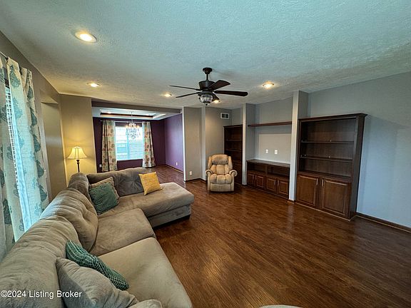 4th image of 227 Stockwell Ave