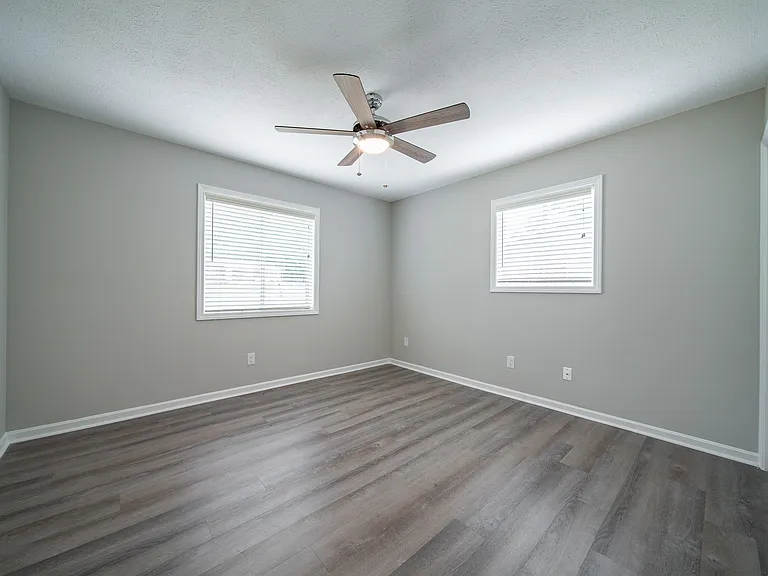 6040 Luna Dr — Photo 13