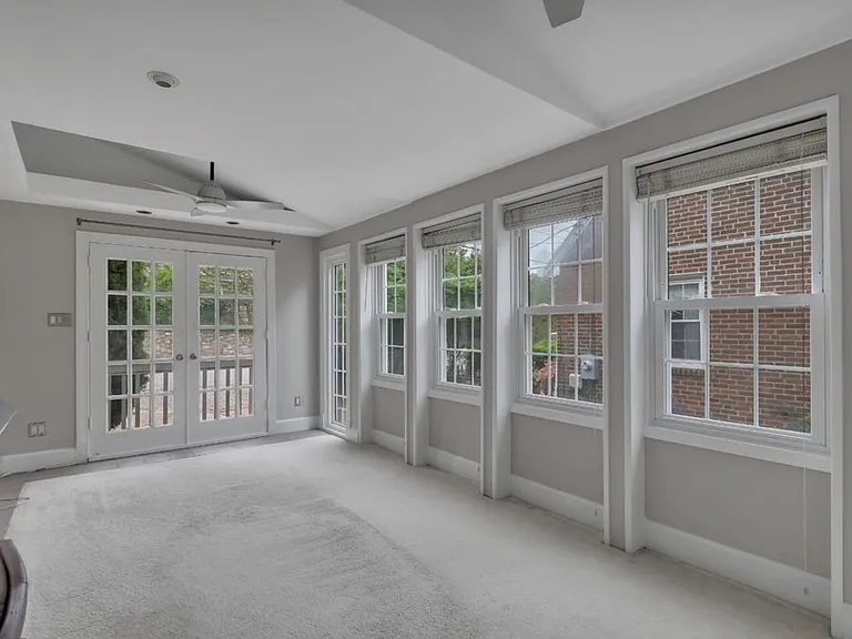 1706 N Glebe Rd — Photo 8
