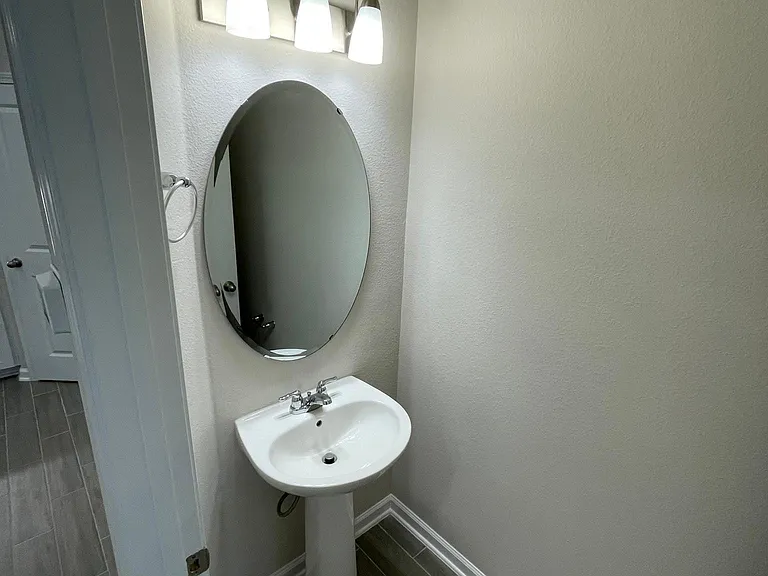 270 Brandon Lakes Dr #270 — Photo 12