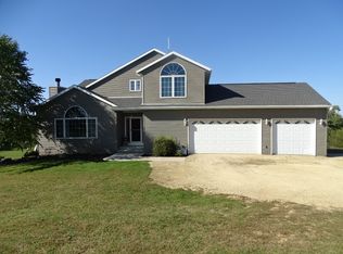 2604 N Ayp Rd, Freeport, IL 61032