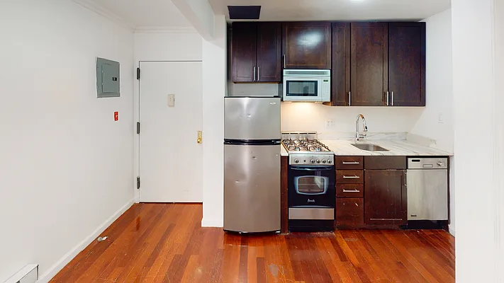 Rented by Keller Williams NYC | media 17
