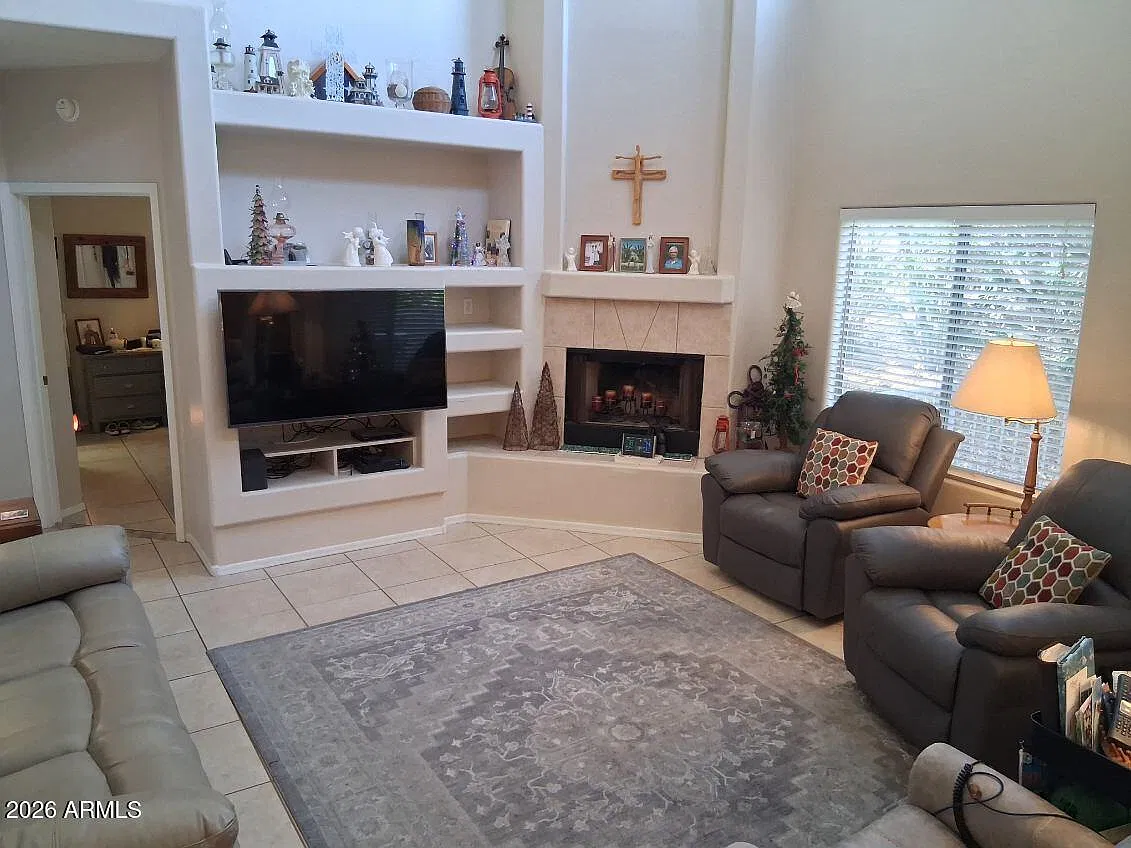 3 bed, 2.5 bath, 1504 sqft, $2,400 — Photo 2