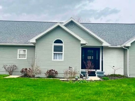 11341 Castle Dr, Plymouth, IN 46563