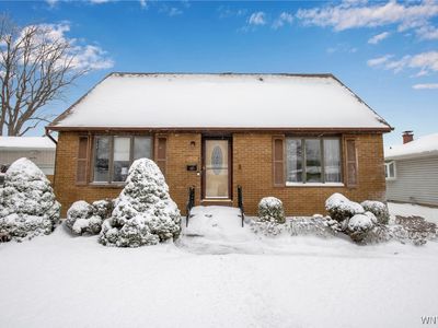 41 Dartwood Dr, Cheektowaga, NY, 14227