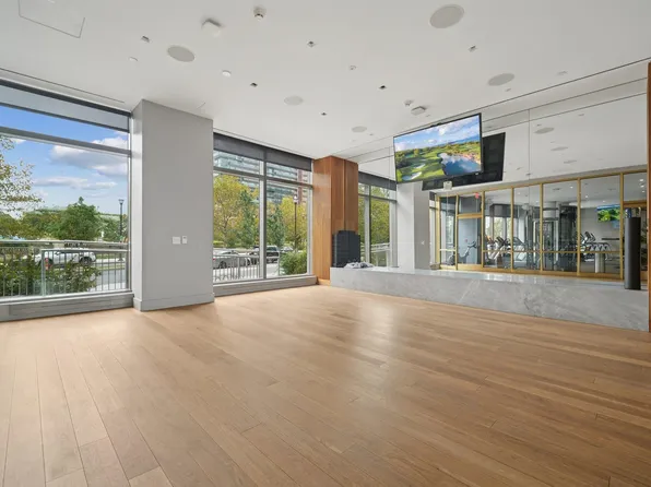 75 Park Lane South image 37 of 45