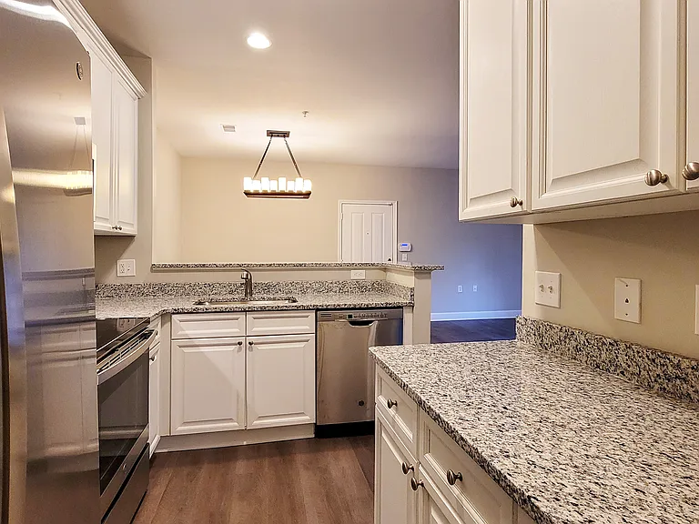 7232 Althorp Way #V-4 — Photo 10