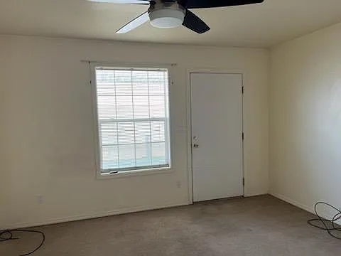 2258 Hansen Dr — Photo 2