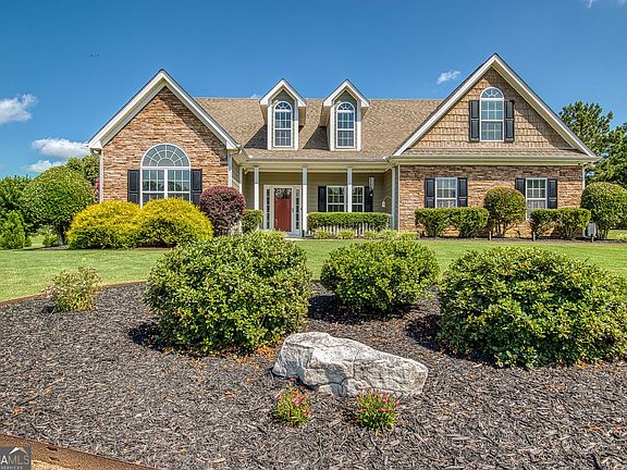 4th image of 118 Willow Bend Cir